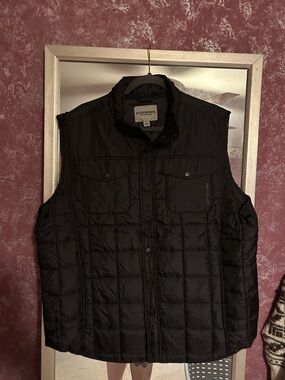 Legendary Whitetails Black Quilted Insulated Vest
